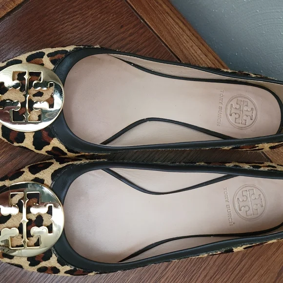 Tory Burch SZ 7.5 Animal Print REAL Bovine Hair Flats Gold Tory Emblem & Dustbag - Picture 4 of 15